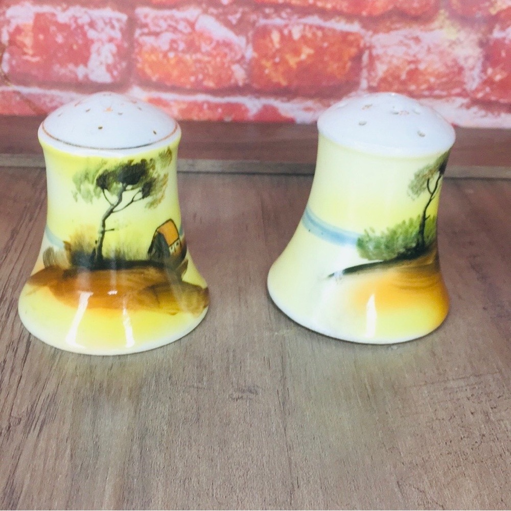 Antique 1930s Japanese Lusterware Ceramic Salt and Pepper Shakers - Picture 2 of 8